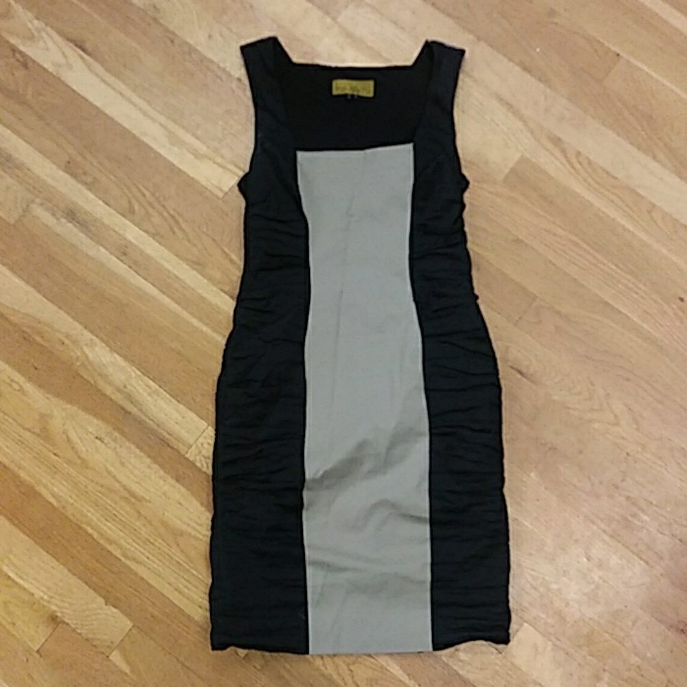 Flattering dress with back cut out